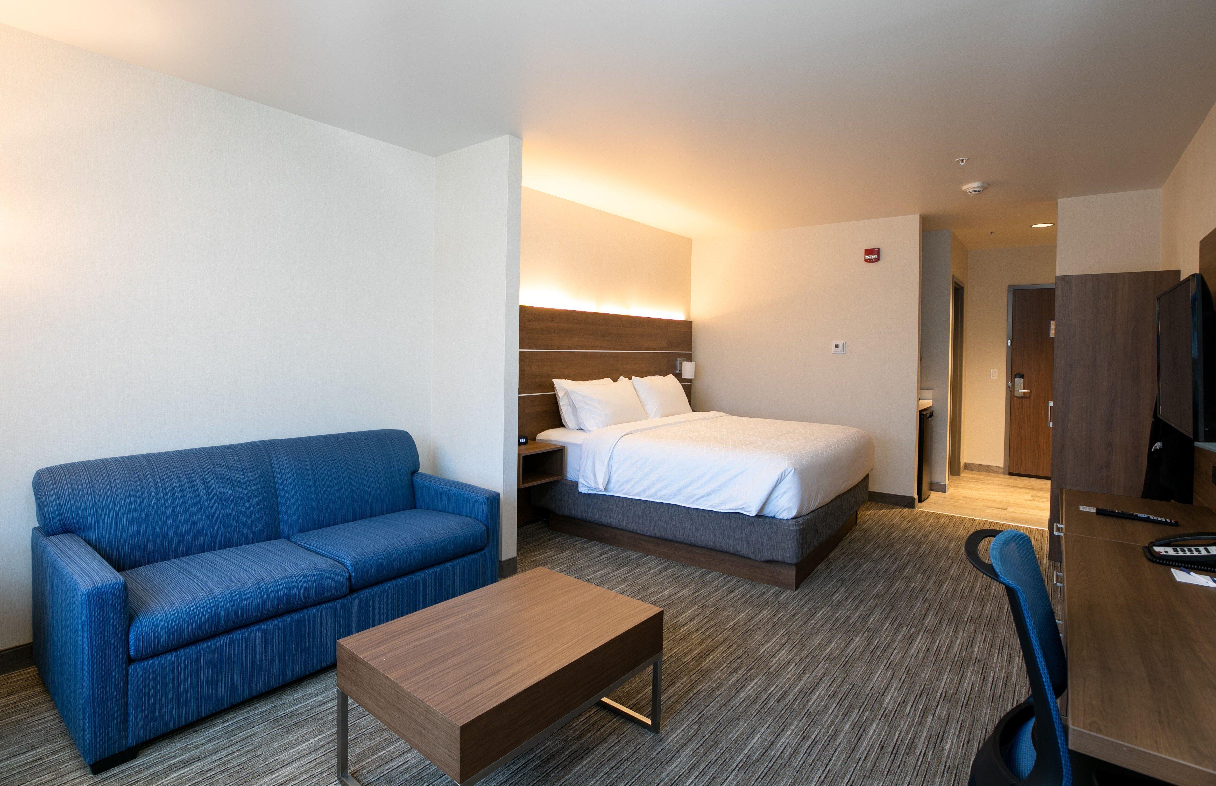 Holiday Inn Express - Lethbridge Southeast By Ihg Exterior photo